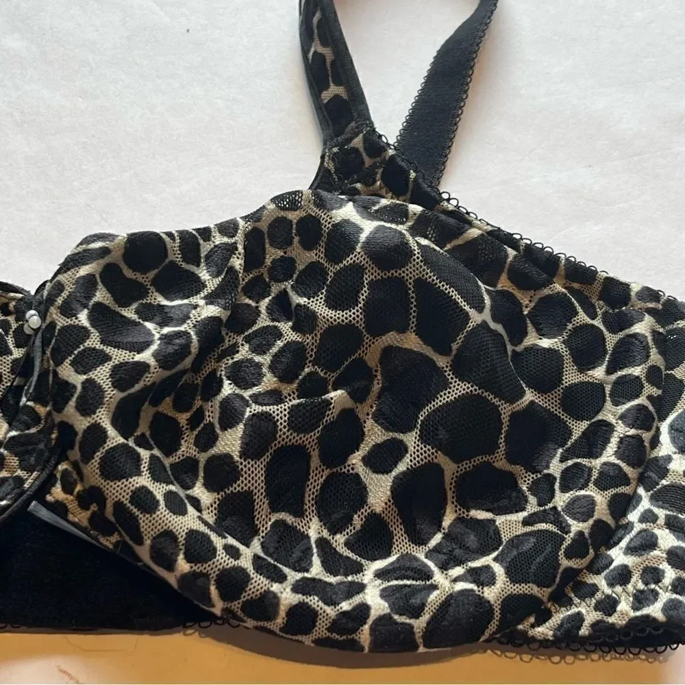 Wacoal Bra Black and Tan Leopard Print Underwire, no padding Size 34D